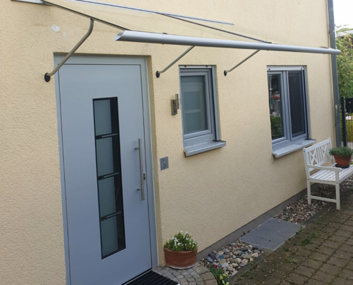 neue Haustür inkl. Vordach
